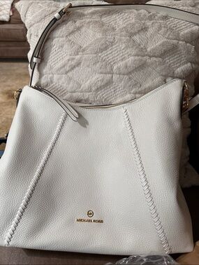 Michael Kors Off White Shoulder Bag